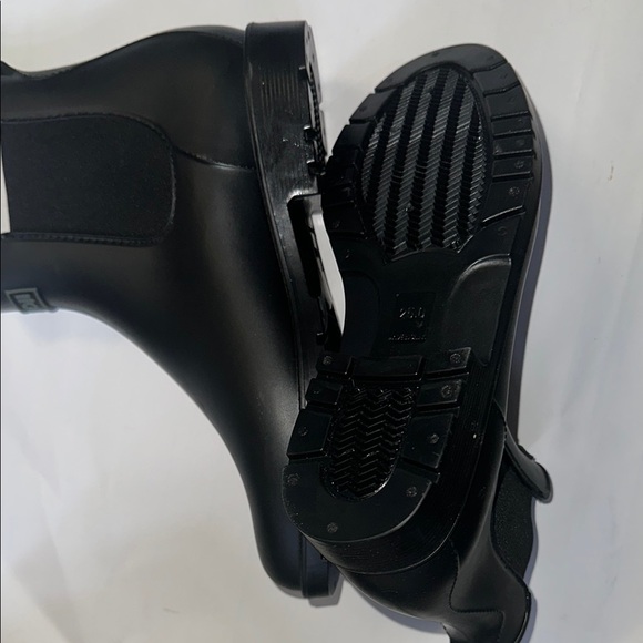 Women's Black Ankle Boots - Picture 3 of 3